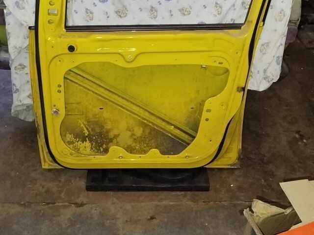 Желтый Фольксваген Кадди, объемом двигателя 0 л и пробегом 2 тыс. км за 95 $, фото 2 на Automoto.ua