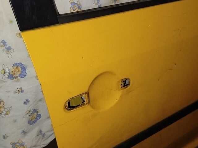 Желтый Фольксваген Кадди, объемом двигателя 0 л и пробегом 2 тыс. км за 95 $, фото 3 на Automoto.ua