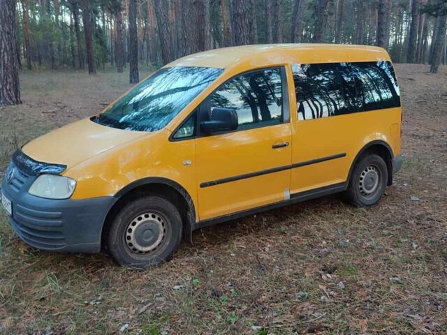 Желтый Фольксваген Кадди, объемом двигателя 2 л и пробегом 315 тыс. км за 4000 $, фото 7 на Automoto.ua