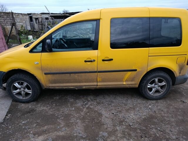 Желтый Фольксваген Кадди, объемом двигателя 2 л и пробегом 308 тыс. км за 3500 $, фото 6 на Automoto.ua
