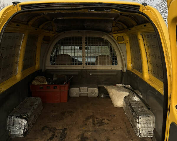 Желтый Фольксваген Кадди, объемом двигателя 1.9 л и пробегом 270 тыс. км за 3200 $, фото 4 на Automoto.ua