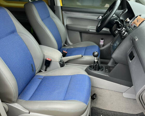 Желтый Фольксваген Кадди, объемом двигателя 2 л и пробегом 327 тыс. км за 6999 $, фото 15 на Automoto.ua