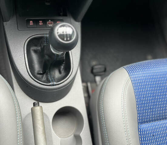 Желтый Фольксваген Кадди, объемом двигателя 2 л и пробегом 327 тыс. км за 6999 $, фото 11 на Automoto.ua