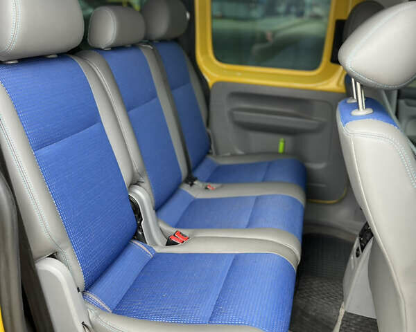 Желтый Фольксваген Кадди, объемом двигателя 2 л и пробегом 327 тыс. км за 6999 $, фото 13 на Automoto.ua