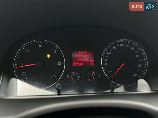 Желтый Фольксваген Кадди, объемом двигателя 2 л и пробегом 327 тыс. км за 6999 $, фото 8 на Automoto.ua