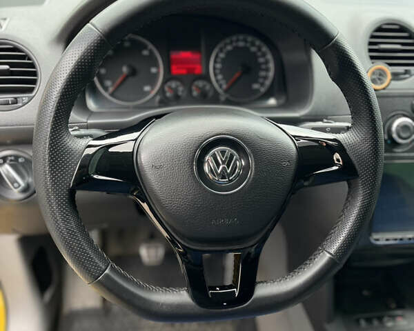 Желтый Фольксваген Кадди, объемом двигателя 2 л и пробегом 327 тыс. км за 6999 $, фото 7 на Automoto.ua