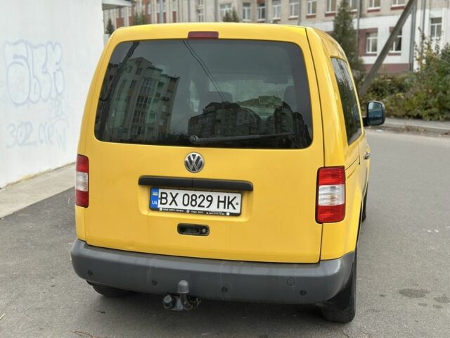Желтый Фольксваген Кадди, объемом двигателя 2 л и пробегом 200 тыс. км за 3890 $, фото 2 на Automoto.ua