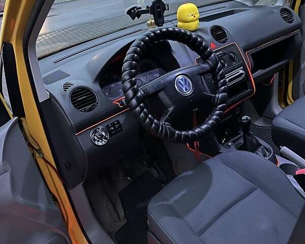 Жовтий Фольксваген Кадді, об'ємом двигуна 1.97 л та пробігом 270 тис. км за 3800 $, фото 7 на Automoto.ua