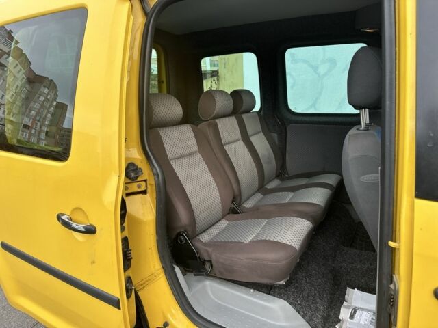 Желтый Фольксваген Кадди, объемом двигателя 2 л и пробегом 200 тыс. км за 3890 $, фото 18 на Automoto.ua