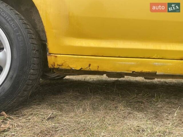 Желтый Фольксваген Кадди, объемом двигателя 2 л и пробегом 350 тыс. км за 2700 $, фото 14 на Automoto.ua