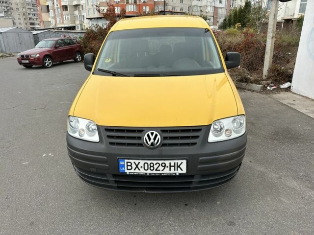 Желтый Фольксваген Кадди, объемом двигателя 2 л и пробегом 200 тыс. км за 3890 $, фото 1 на Automoto.ua