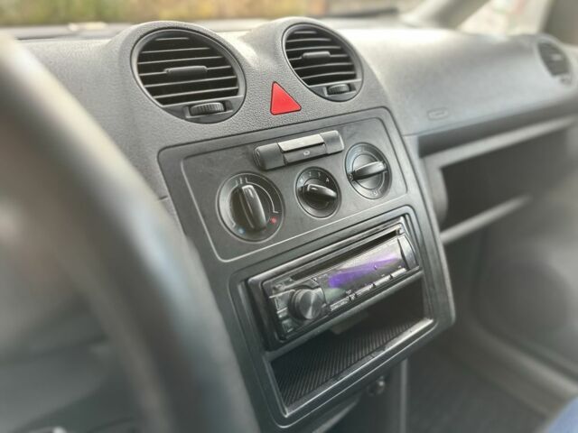 Желтый Фольксваген Кадди, объемом двигателя 2 л и пробегом 200 тыс. км за 3890 $, фото 16 на Automoto.ua