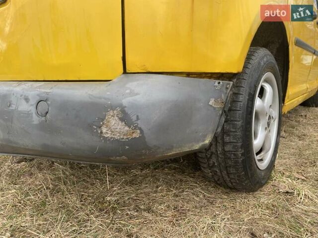 Желтый Фольксваген Кадди, объемом двигателя 2 л и пробегом 350 тыс. км за 2700 $, фото 11 на Automoto.ua