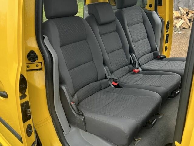 Желтый Фольксваген Кадди, объемом двигателя 1.9 л и пробегом 297 тыс. км за 5250 $, фото 2 на Automoto.ua