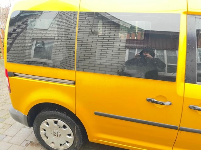 Желтый Фольксваген Кадди, объемом двигателя 1.9 л и пробегом 281 тыс. км за 5300 $, фото 4 на Automoto.ua