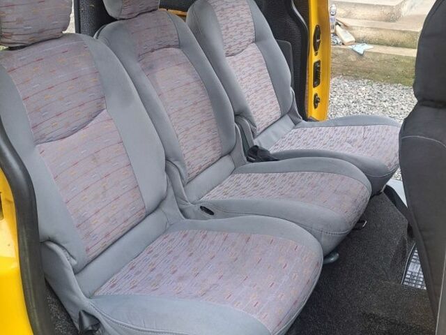 Желтый Фольксваген Кадди, объемом двигателя 2 л и пробегом 250 тыс. км за 5500 $, фото 2 на Automoto.ua