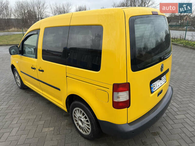 Желтый Фольксваген Кадди, объемом двигателя 2 л и пробегом 331 тыс. км за 4750 $, фото 4 на Automoto.ua