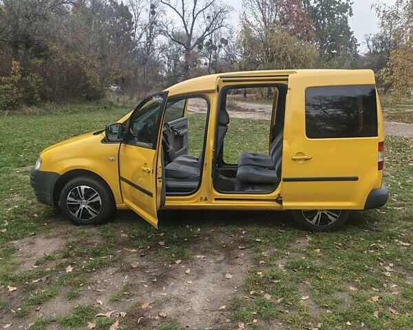 Желтый Фольксваген Кадди, объемом двигателя 1.9 л и пробегом 334 тыс. км за 5000 $, фото 25 на Automoto.ua