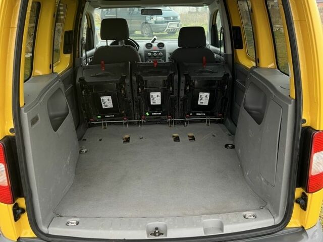 Желтый Фольксваген Кадди, объемом двигателя 1.9 л и пробегом 297 тыс. км за 5250 $, фото 5 на Automoto.ua