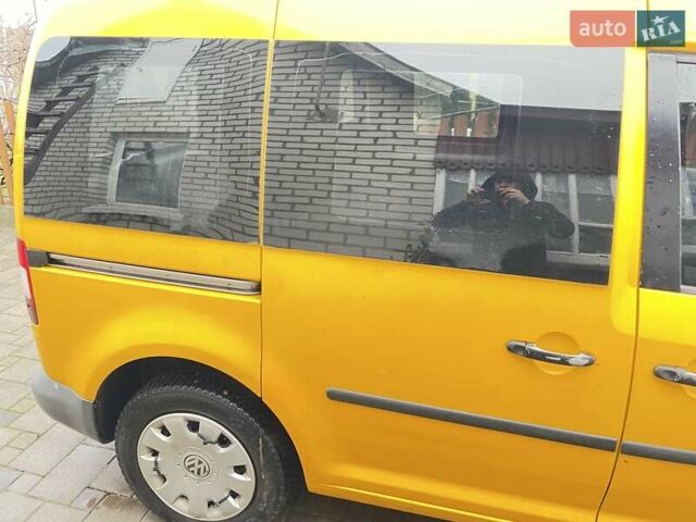 Желтый Фольксваген Кадди, объемом двигателя 1.9 л и пробегом 281 тыс. км за 5300 $, фото 3 на Automoto.ua