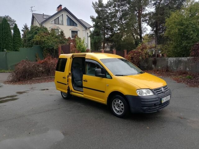 Желтый Фольксваген Кадди, объемом двигателя 2 л и пробегом 295 тыс. км за 4900 $, фото 12 на Automoto.ua