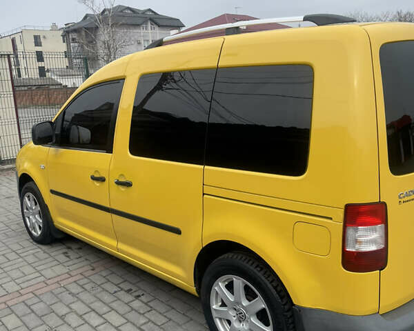 Желтый Фольксваген Кадди, объемом двигателя 1.9 л и пробегом 253 тыс. км за 6000 $, фото 3 на Automoto.ua