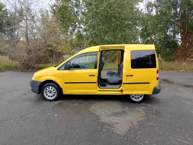 Желтый Фольксваген Кадди, объемом двигателя 2 л и пробегом 295 тыс. км за 4900 $, фото 13 на Automoto.ua