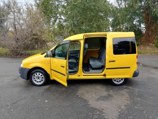 Желтый Фольксваген Кадди, объемом двигателя 2 л и пробегом 295 тыс. км за 4900 $, фото 20 на Automoto.ua