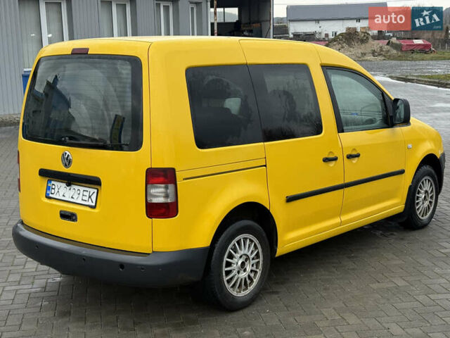 Желтый Фольксваген Кадди, объемом двигателя 2 л и пробегом 331 тыс. км за 4750 $, фото 2 на Automoto.ua