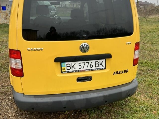 Желтый Фольксваген Кадди, объемом двигателя 1.9 л и пробегом 297 тыс. км за 5250 $, фото 1 на Automoto.ua
