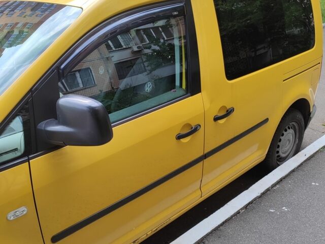 Жовтий Фольксваген Кадді, об'ємом двигуна 2 л та пробігом 232 тис. км за 5000 $, фото 2 на Automoto.ua