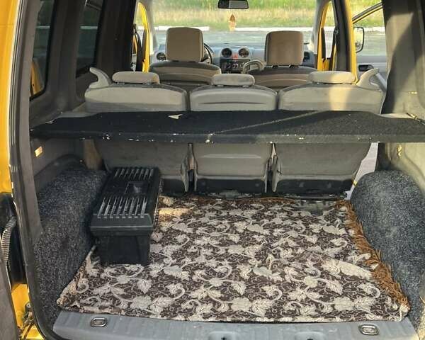 Желтый Фольксваген Кадди, объемом двигателя 1.97 л и пробегом 182 тыс. км за 6300 $, фото 11 на Automoto.ua