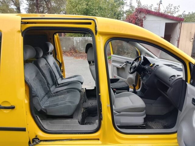 Желтый Фольксваген Кадди, объемом двигателя 2 л и пробегом 295 тыс. км за 4900 $, фото 18 на Automoto.ua