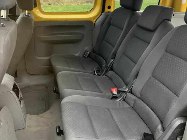 Желтый Фольксваген Кадди, объемом двигателя 1.9 л и пробегом 297 тыс. км за 5250 $, фото 3 на Automoto.ua