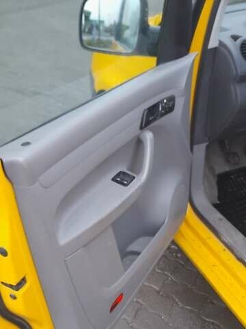 Жовтий Фольксваген Кадді, об'ємом двигуна 1.9 л та пробігом 205 тис. км за 5500 $, фото 3 на Automoto.ua