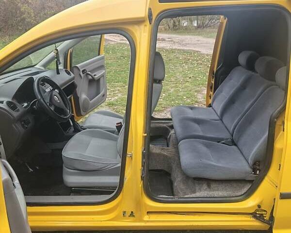 Желтый Фольксваген Кадди, объемом двигателя 1.9 л и пробегом 334 тыс. км за 5000 $, фото 14 на Automoto.ua