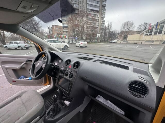 Желтый Фольксваген Кадди, объемом двигателя 2 л и пробегом 252 тыс. км за 4950 $, фото 15 на Automoto.ua