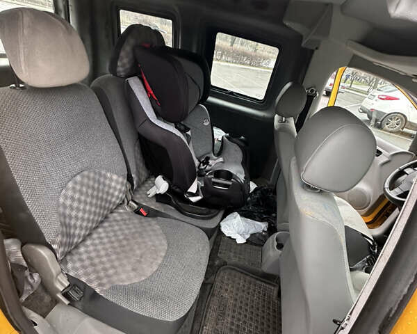 Жовтий Фольксваген Кадді, об'ємом двигуна 1.97 л та пробігом 252 тис. км за 4950 $, фото 13 на Automoto.ua