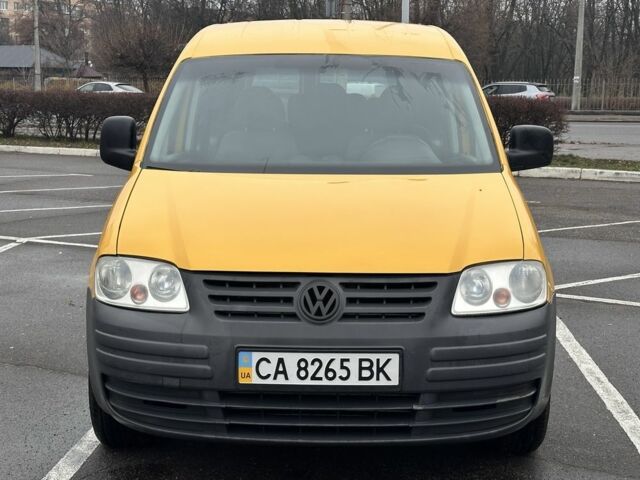 Желтый Фольксваген Кадди, объемом двигателя 2 л и пробегом 252 тыс. км за 4950 $, фото 1 на Automoto.ua