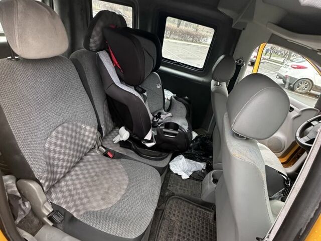 Желтый Фольксваген Кадди, объемом двигателя 2 л и пробегом 252 тыс. км за 4950 $, фото 14 на Automoto.ua