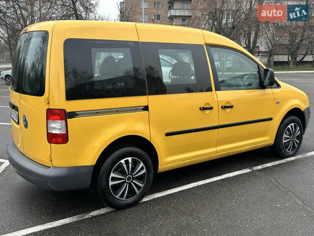 Жовтий Фольксваген Кадді, об'ємом двигуна 1.97 л та пробігом 252 тис. км за 4950 $, фото 5 на Automoto.ua