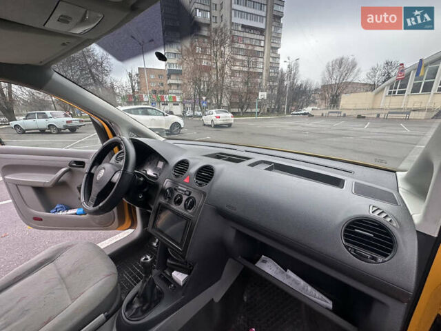 Жовтий Фольксваген Кадді, об'ємом двигуна 1.97 л та пробігом 252 тис. км за 4950 $, фото 14 на Automoto.ua