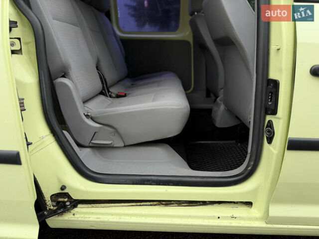 Желтый Фольксваген Кадди, объемом двигателя 1.9 л и пробегом 293 тыс. км за 6400 $, фото 68 на Automoto.ua