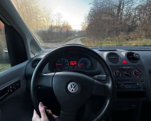 Желтый Фольксваген Кадди, объемом двигателя 1.9 л и пробегом 293 тыс. км за 6500 $, фото 22 на Automoto.ua