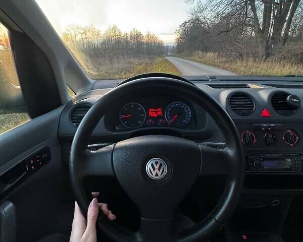 Желтый Фольксваген Кадди, объемом двигателя 1.9 л и пробегом 293 тыс. км за 6500 $, фото 21 на Automoto.ua