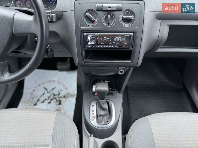 Желтый Фольксваген Кадди, объемом двигателя 1.9 л и пробегом 293 тыс. км за 6400 $, фото 49 на Automoto.ua