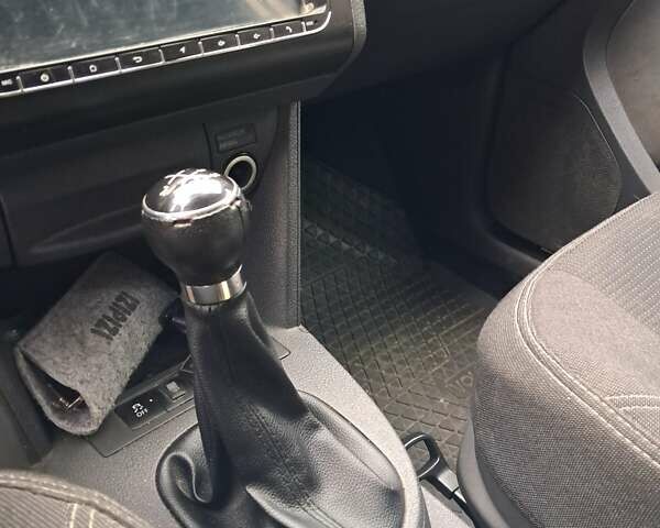 Жовтий Фольксваген Кадді, об'ємом двигуна 1.98 л та пробігом 325 тис. км за 10500 $, фото 5 на Automoto.ua