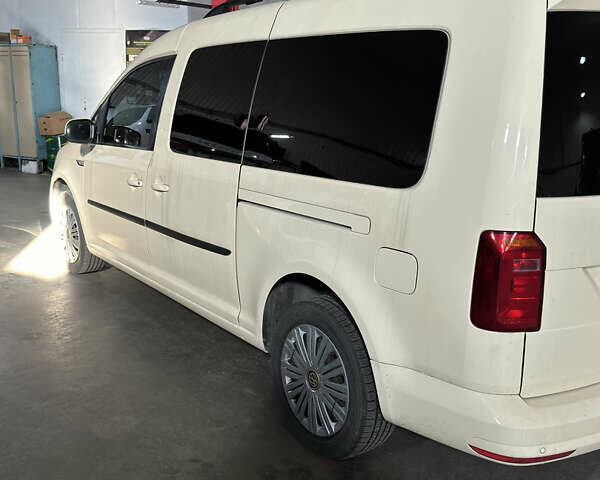 Желтый Фольксваген Кадди, объемом двигателя 2 л и пробегом 264 тыс. км за 17000 $, фото 3 на Automoto.ua