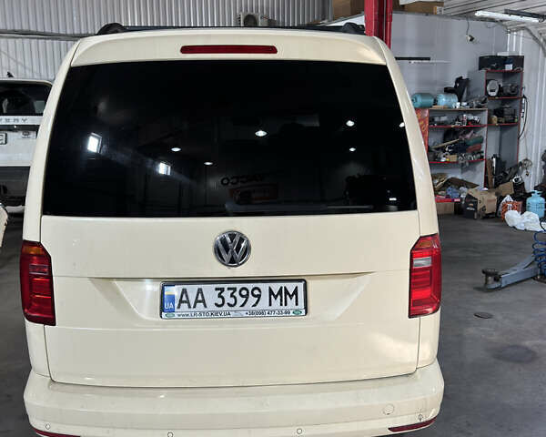 Желтый Фольксваген Кадди, объемом двигателя 2 л и пробегом 264 тыс. км за 17000 $, фото 1 на Automoto.ua