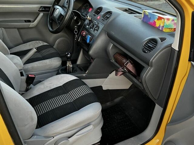 Жовтий Фольксваген Кадді, об'ємом двигуна 2 л та пробігом 430 тис. км за 3300 $, фото 9 на Automoto.ua